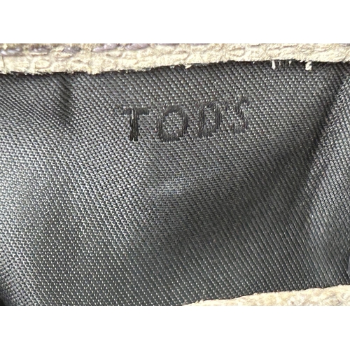 501 - Tod's Grey Coated Canvas Leather Trim Sacca G-Bag Tote with Canvas Shoulder Strap - Taken Back on 27... 