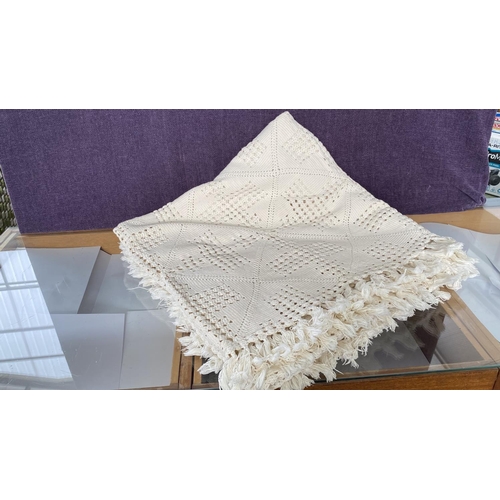 525 - Off-White Hand Crocheted Bedspread with Fringe - Lovely for Couch/Throw, Freshly Cleaned (Appr. 220 ... 