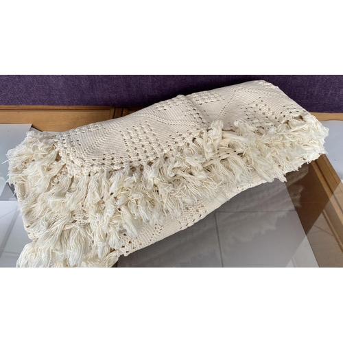 525 - Off-White Hand Crocheted Bedspread with Fringe - Lovely for Couch/Throw, Freshly Cleaned (Appr. 220 ... 