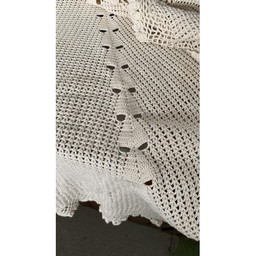 527 - Vintage Hand Crocheted Round Table Cloth (Unused - Appr. 180cm Diameter)