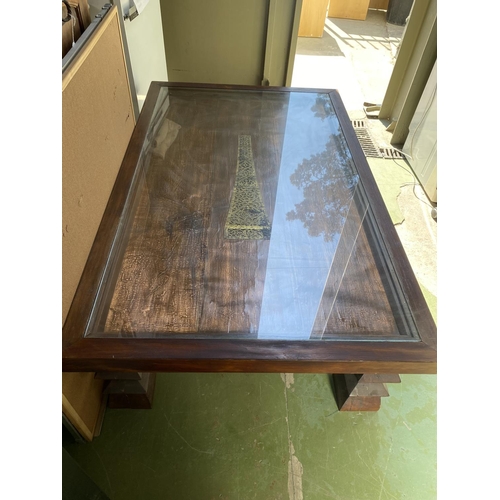 530 - Retro Large Solid Wood Glass Top Coffee Table with Under Glass Decoration (160 W. x 100 D. x 44cm H.... 