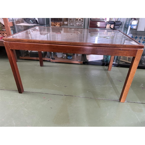 551 - Vintage Glass Top Coffee Table (87 W. x 55 D. x 45cm H.)