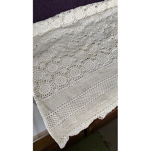 568 - Vintage Large Handmade Off-White Cotton Crochet Table Cloth