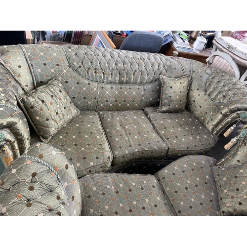 613 - Set of 3-Seat and 2-Seat Knoll Style Sofas with Cushions (A/F - x3 Top Knolls Missing)