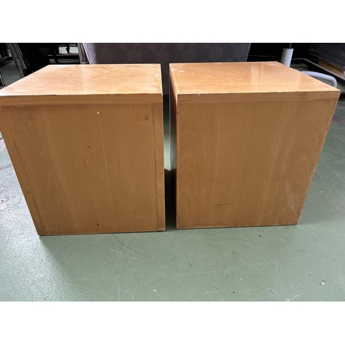 625 - x2 Wooden Shop Stools/Stands