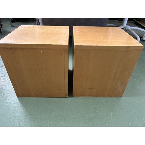 625 - x2 Wooden Shop Stools/Stands