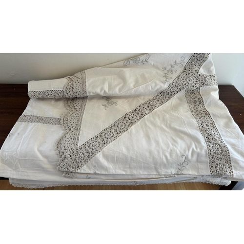 642 - Large Embroidered Handmade Linen Crochet Table Cloth