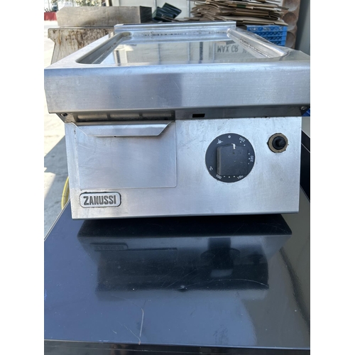 54 - Zanussi Commercial Smooth Steel Grindle with Grease Drawer