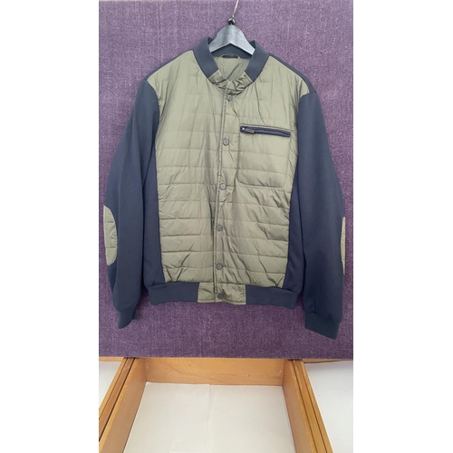 240 - Burberry Men's Jacket Size M-L