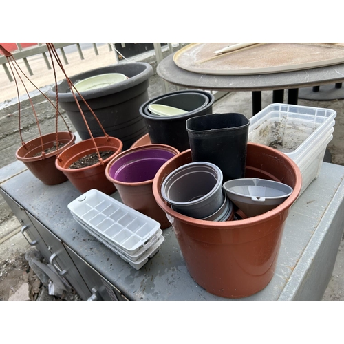 305 - Qty of Garden Plant Pots