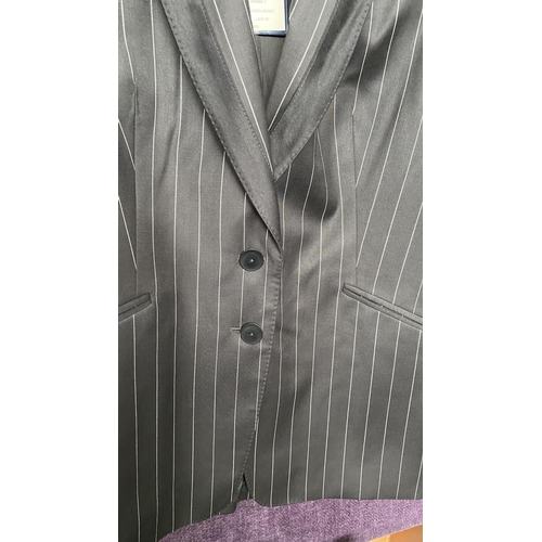 92 - Aquascutum London Kinloch Jacket and Delilah Trousers Black Suit Size 14 (Unused)