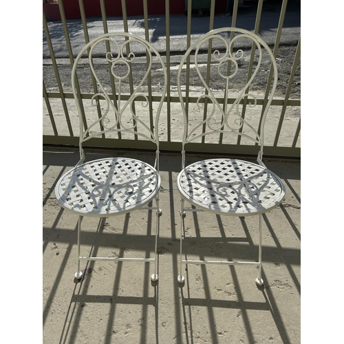 340 - x2 Vintage Good Quality Cast Iron White Folding Chairs