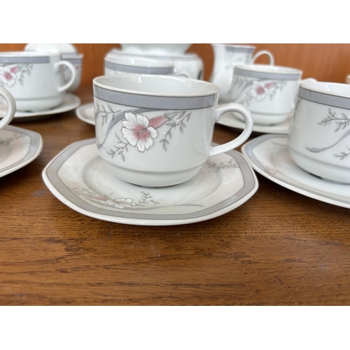 133 - Vintage German Bavarian 16-Piece Tea Set for 6