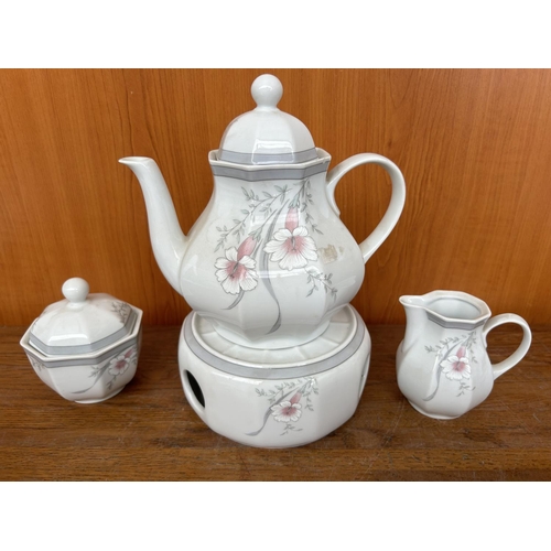 133 - Vintage German Bavarian 16-Piece Tea Set for 6