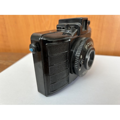 137 - Vintage Bakelite Pouva Camera