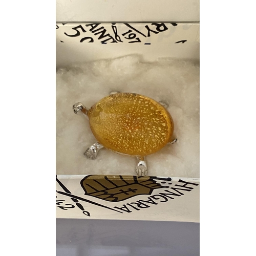 102 - Small Vintage Decorative Amber Turtle (6cm W.)