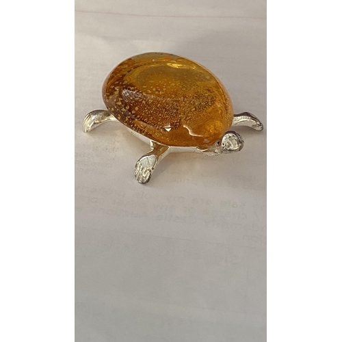 102 - Small Vintage Decorative Amber Turtle (6cm W.)