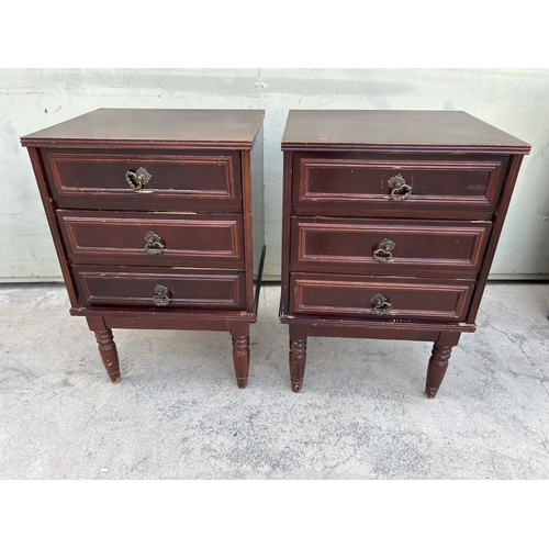 461 - x2 Vintage Mahogany 3-Drawer Bedside Cabinets/Night Stands