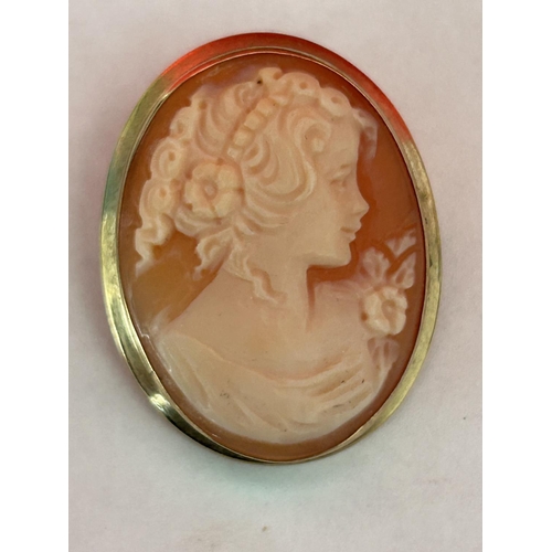 43 - Vintage 9k Yellow Gold Cameo Brooch or Pendant