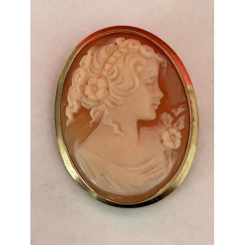 43 - Vintage 9k Yellow Gold Cameo Brooch or Pendant