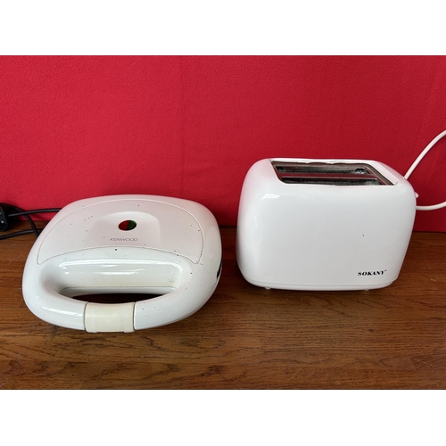 441 - Kenwood Toaster and Sokany Slice Toaster