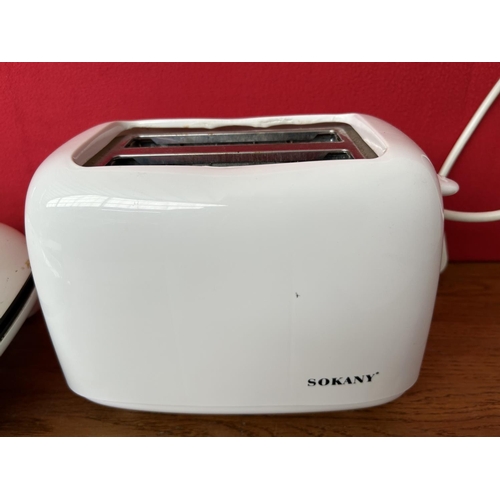 441 - Kenwood Toaster and Sokany Slice Toaster