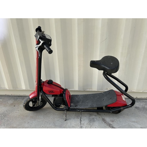 446 - A DS Dirt Ski Lightweigh Motorised Scooter (Untested)