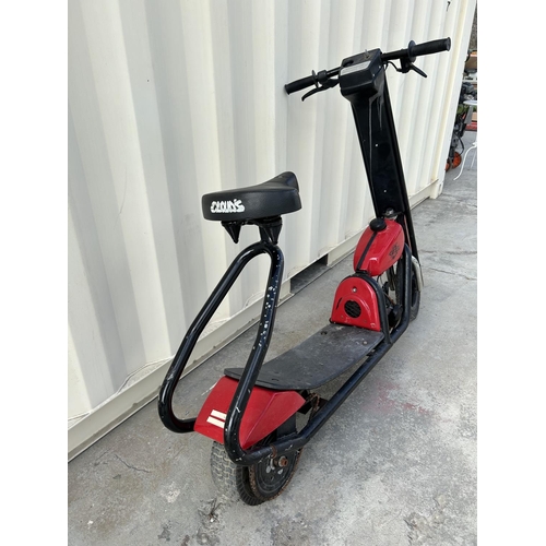 446 - A DS Dirt Ski Lightweigh Motorised Scooter (Untested)