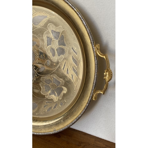 606 - Gold Color Vintage Round Tray (37cm Diameter)