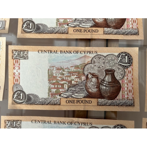 579 - Collection of 30 Central Bank of Cyprus £1 Uncirculated Banknotes