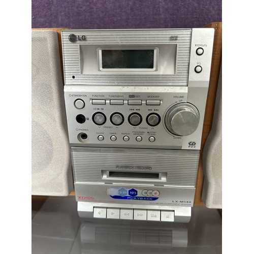 589 - LG Radio Cassette/CD Player with x2 Sony Speakers