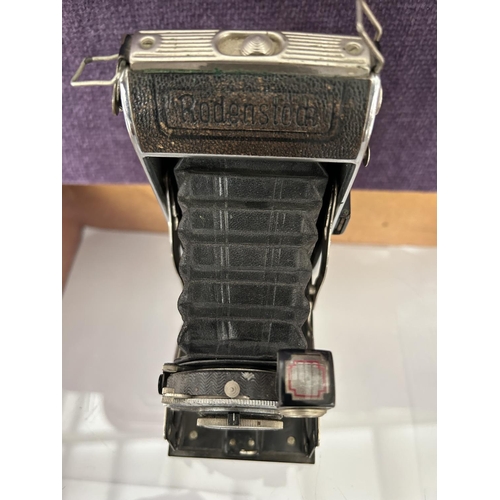 1 - Vintage Folding Camera Vario Rodenstock Munchen 1:4.5 f = 10.5cm