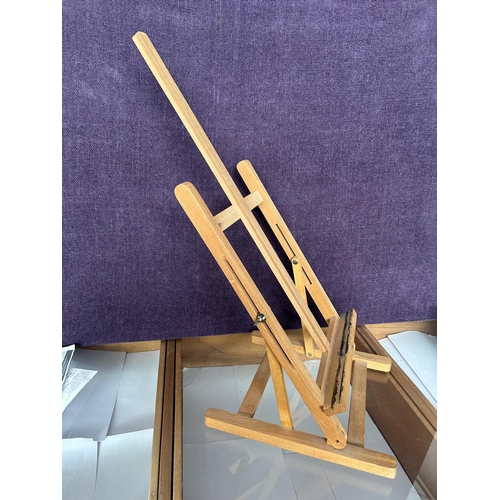 21 - Wooden Folding Table Painter's Easel/Painting Stand