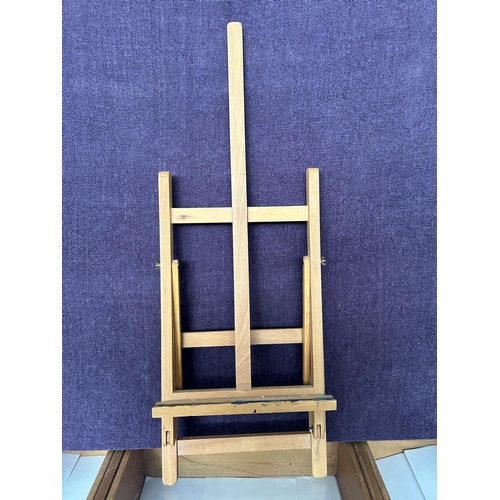 21 - Wooden Folding Table Painter's Easel/Painting Stand