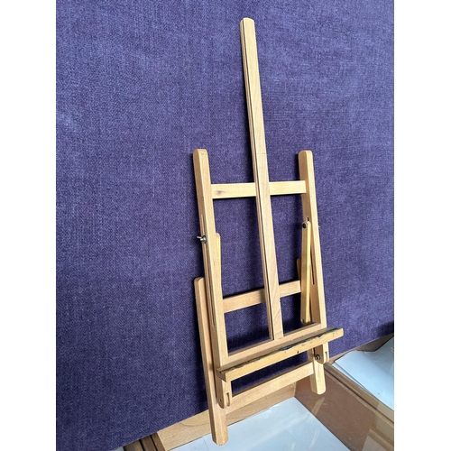 21 - Wooden Folding Table Painter's Easel/Painting Stand