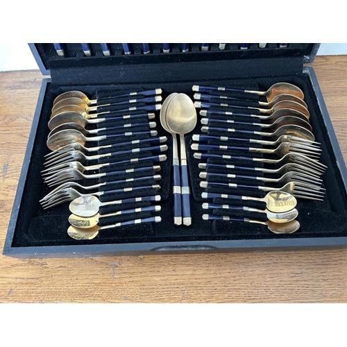 90 - Vintage Viners 44-Piece Canteen Service for 6 Persons