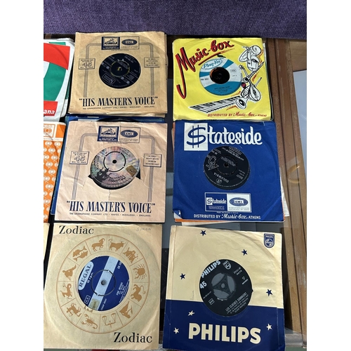 43 - Collection of 24 Vintage 1960's/70's Pop/Rock Vinyl Records 45rpm