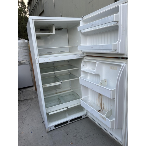 47 - General Electric Model TBG18JADARWW 2-Door Fridge Freezer - Code AM6922X