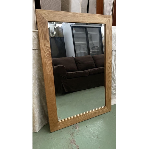 51 - Heritage Home Group USA Beveled Wall Mirror (71 x 102cm) - Code AM7104B