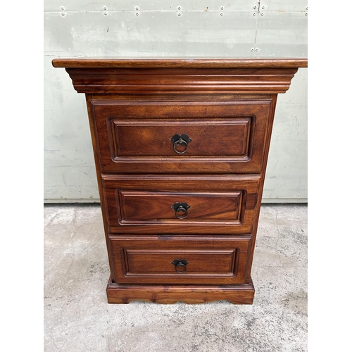 134 - Solid Sheesham Wood Small Chest of 3 Drawers/Bedside Cabinet