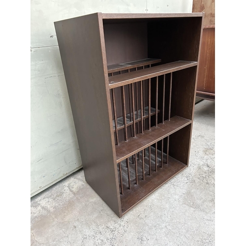 135 - Vinyl Record Display/Storage Cabinet (60 W. x 37 D. x 94cm H.)