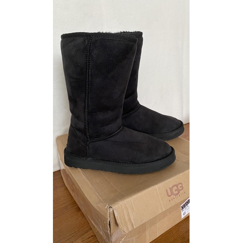 258 - Pair of UGG Ladies Suede Black Boots Size 6/Eur 38.5 (Unused)