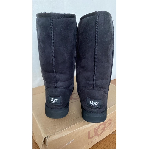 258 - Pair of UGG Ladies Suede Black Boots Size 6/Eur 38.5 (Unused)