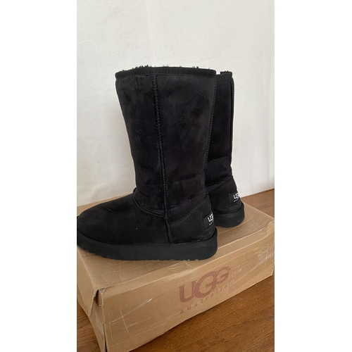 258 - Pair of UGG Ladies Suede Black Boots Size 6/Eur 38.5 (Unused)