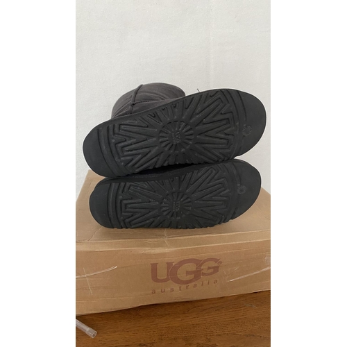 258 - Pair of UGG Ladies Suede Black Boots Size 6/Eur 38.5 (Unused)