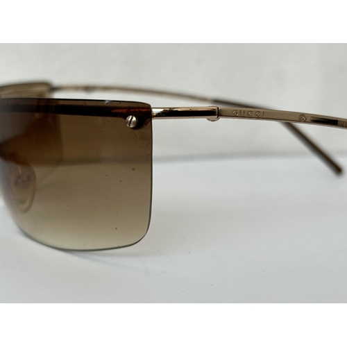 142 - Gucci GG2653S Gold Color Frame Sunglasses Made in Italy