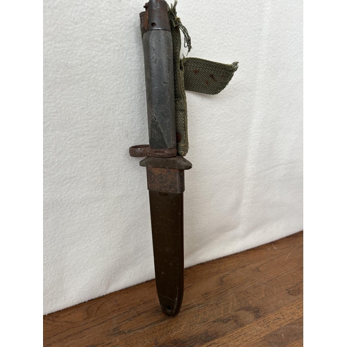 22 - Vintage Military Army Knife