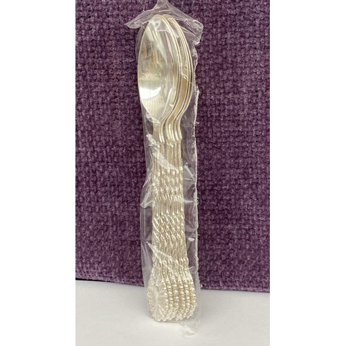 204 - x6 Silver 800 Dessert Spoons with Peacock Pattern  (82gr)