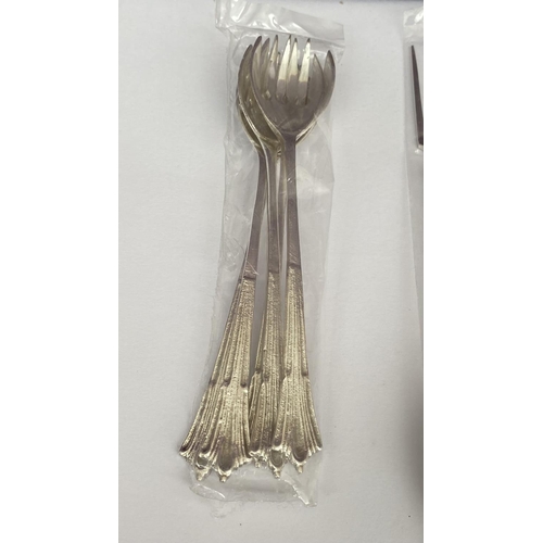 206 - Collection of Silverware Incl. Filigree Spoon and Fork (136gr)