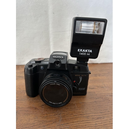 263 - Vintage Sony 9002 Film Camera and Flash